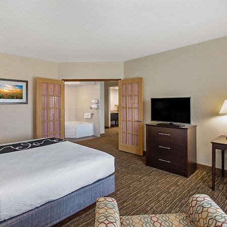 Comfort Inn & Suites Sarasota I75 The Meadows Exterior foto