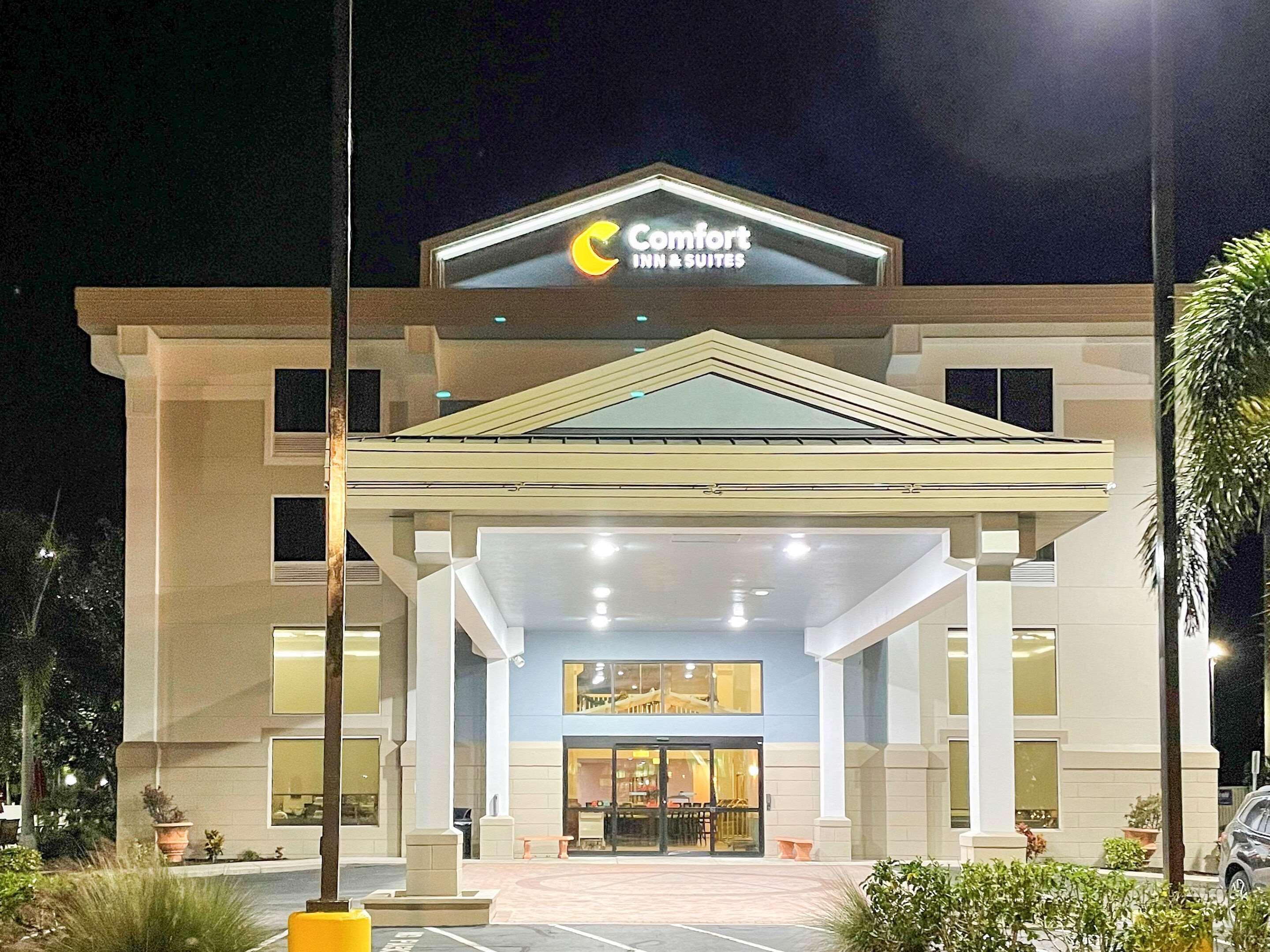Comfort Inn & Suites Sarasota I75 The Meadows Exterior foto
